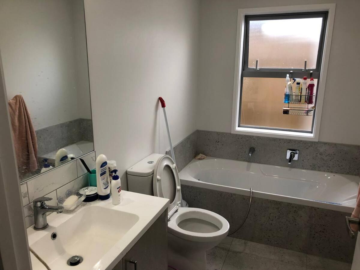 Stand Alone Family House - Pukekohe Apartment Helvetia Bagian luar foto