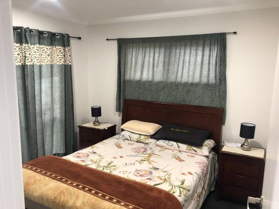 Stand Alone Family House - Pukekohe Apartment Helvetia Bagian luar foto